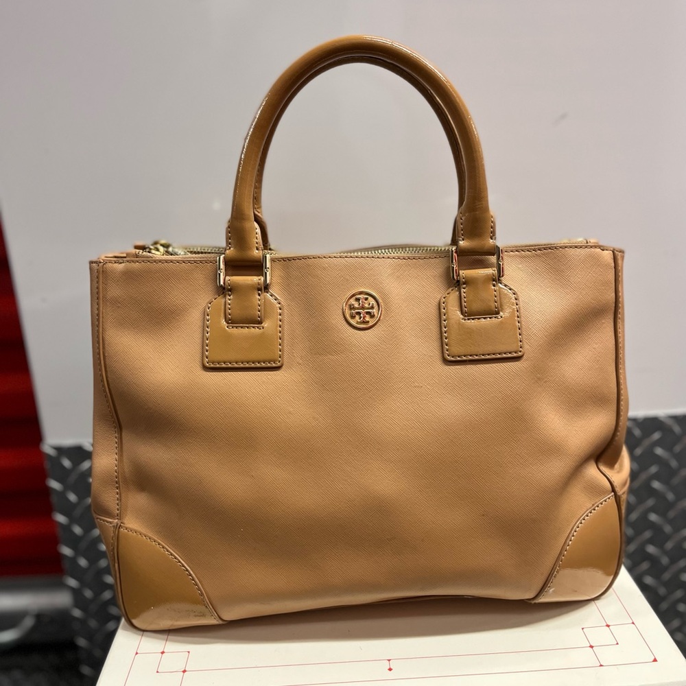 TORY BURCH Robinson Beige Saffiano Leather Large Satchel Shoulder Bag